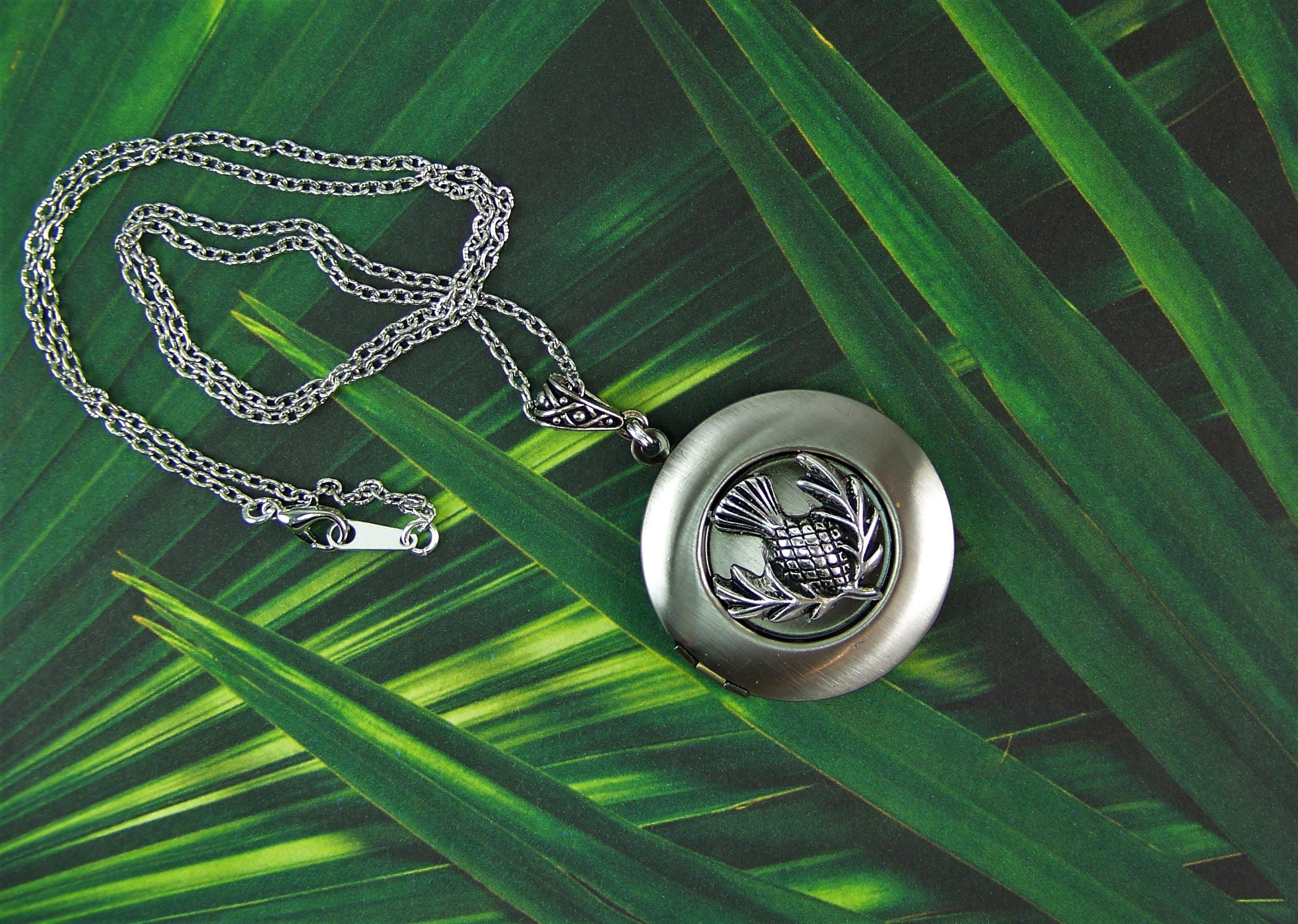 Symbol locket best sale