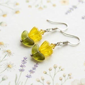 Pendientes de flores, pendientes de flor de loto, pendientes de primavera coloridos, pendientes de tulipán, pendientes de flor de cristal amarillo, nenúfar, flores amarillas
