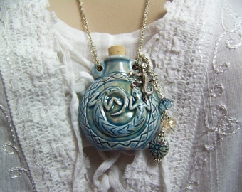 Gecko Necklace, Lizard Necklace, Ceramic Bottle Necklace, Gecko Charm, Ash Urn, Fragrance Oil Bottle, Raku Necklace, Vessel Necklace, Gecko