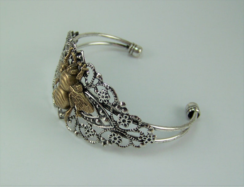 Pulsera de abeja, brazalete de flores, pulsera de abeja, abeja de oro, pulsera de apiario, puño de filigrana de plata, abeja de bronce, pulsera de puño de plata imagen 5