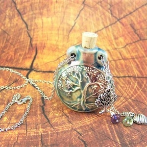 Collier arbre de vie, fiole en raku, collier vase, bouteille d'huile essentielle, collier bouteille de parfum, collier bouteille arbre de vie, urne en frêne, fiole