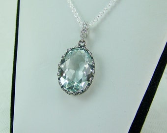 Collar azul celeste, collar de cristal aguamarina, cristal Azore, cristal ovalado engastado, collar con engaste floral, piedra de nacimiento de marzo,