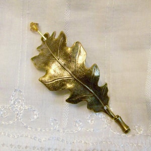 Épingle feuille de chêne argentée, épingle à châle, épingle à écharpe, épingle feuille de chêne, épingle pour pull, épingle à châle feuille de chêne, épingle feuille, épingle en forme de bâton, feuille d'argent, boutonnière, image 8