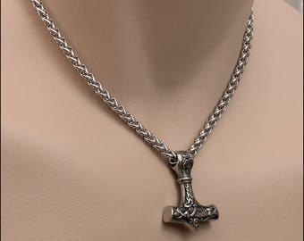 Beautifully Sculptured Thors Hammer on Polished Viking Braid Chain