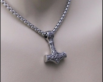 Beautifully Sculptured Thor's Hammer on Chunky Polished Rounded Box Chain - gift boxed