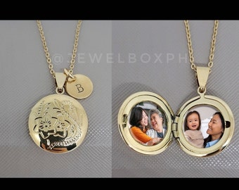 Photo locket necklace, Gold Round Stainless Locket Necklace