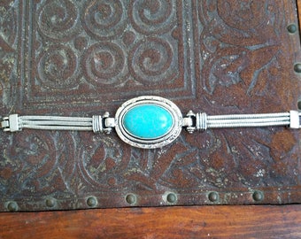 Simple Southwestern Style Blue Turquoise Howlite Bracelet