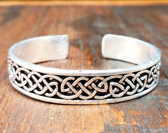 Celtic knot silver bracelet for men or women