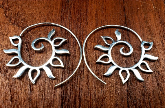 Silver Spiraling Sun Threader Earrings - image 2