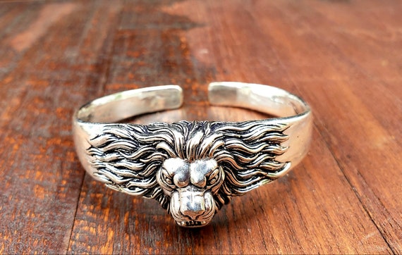 Lion Face Motif Antique Bracelet – Shriya Silver