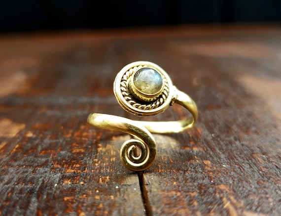 Adjustable Gold Labradorite ring - image 1