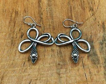 Boucles d'oreilles serpent infini • Bijoux serpent Ouroboros • Boucles d'oreilles symboliques en argent