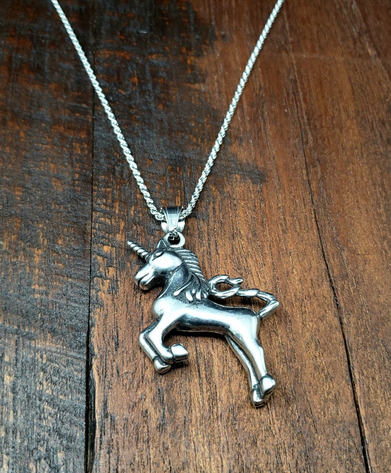 Magical unicorn necklace Outlet