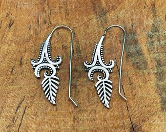 Leaf Drop Earrings • Silver Nature-Inspired Jewelry • Boho Festival Earrings