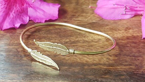Simple Gold Feather Bangle Bracelet - image 3