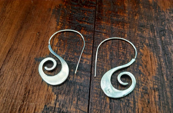 Simple Silver Funky Swirl Threader Earrings - image 2