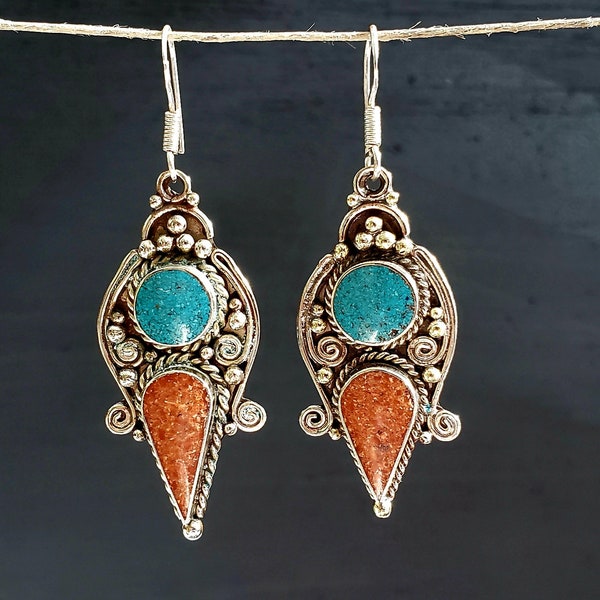 Tibetische Türkis und Koralle Dolch Ohrringe