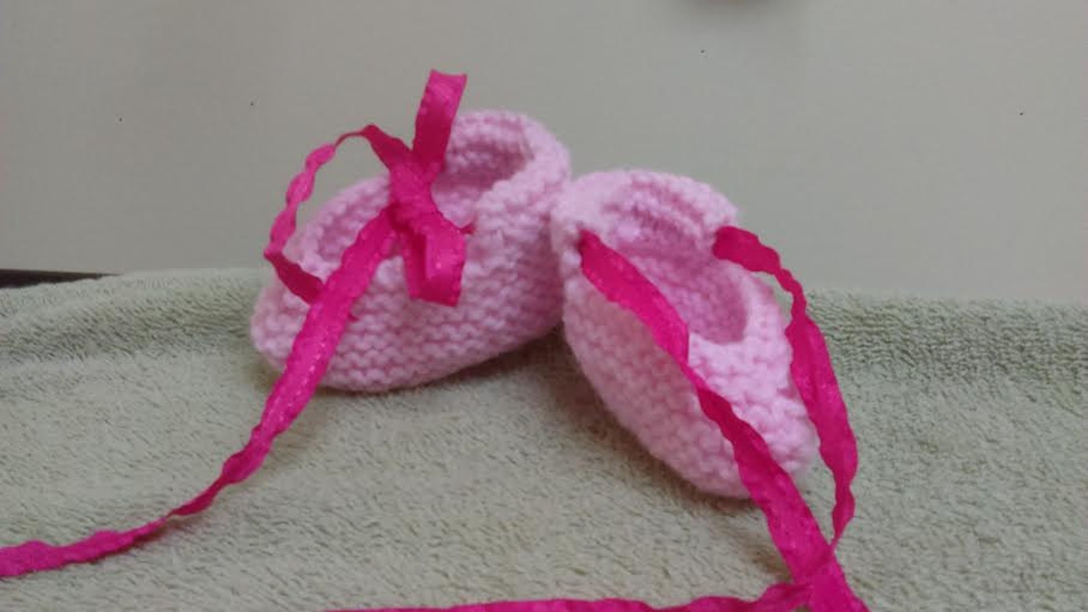 new born baby collections- pink ballet shoes and pink mitts set