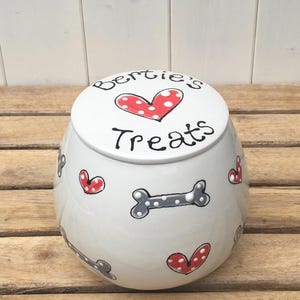 Tarro personalizado para premios de perro: recipiente de cerámica pintado a mano con tapa hermética. Premios para mascotas.