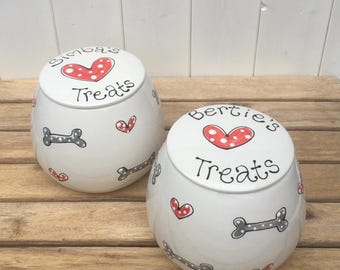 Personalized Dog Treat Jar: Hand-Painted Ceramic Pet Storage with Vacuum Lid