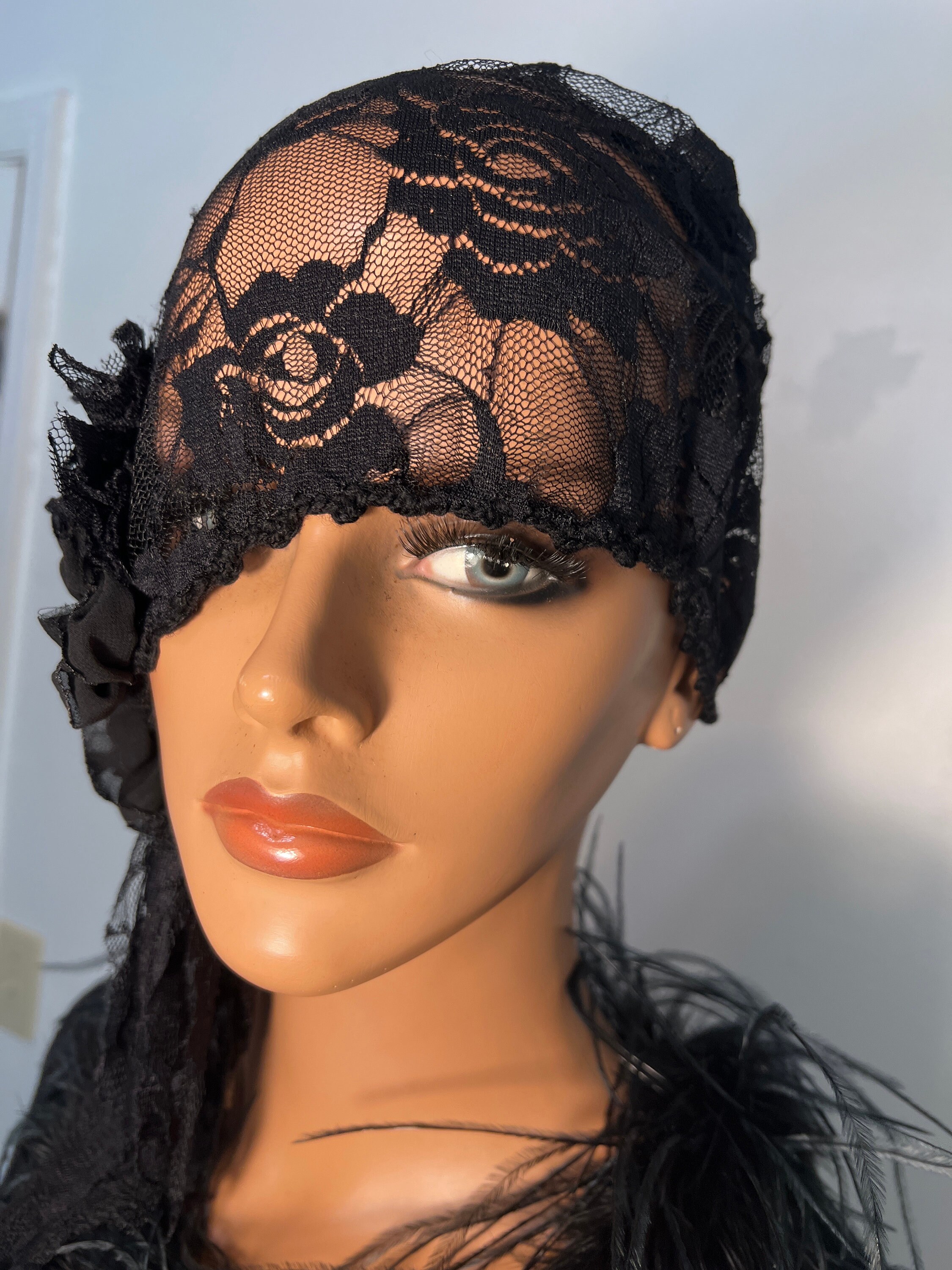 Elegant Black Lace Headpiece Black Flapper Hat Cloche 1920 style Black 1920s cloche hat with cotton and black lace – LaVieDelight main image 4