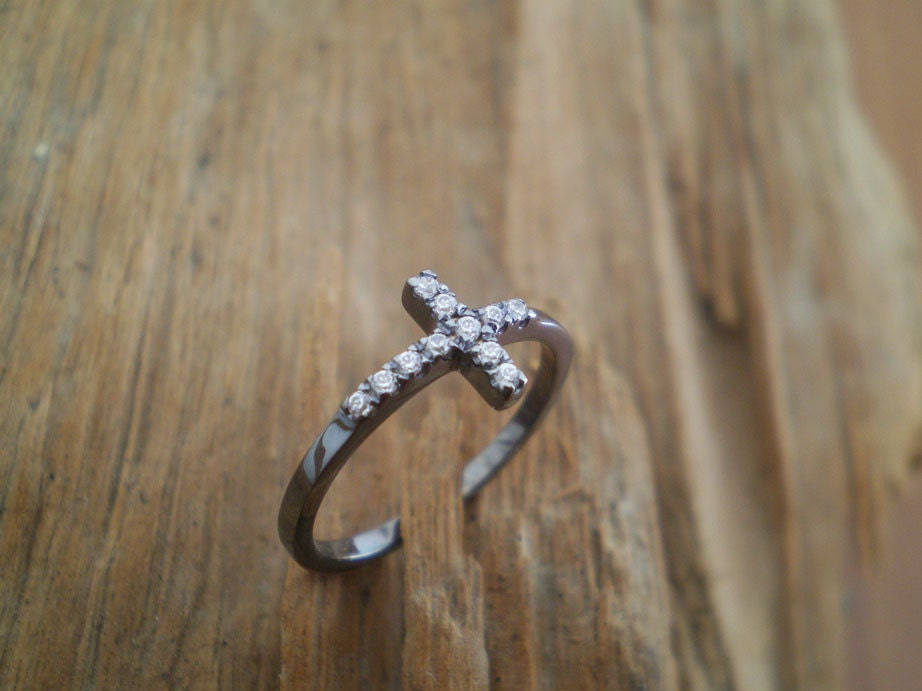 Sideways cross ring deals
