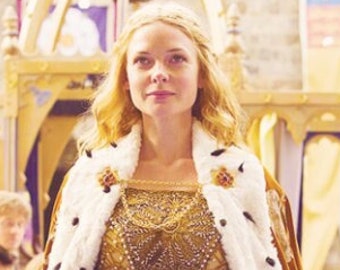 The White Queen: Elizabeth Woodville Perfume Oil - Orange Blossom, Ambery notes, Sweet Hay, Milky, Licorice notes, Citrus, Fruity Peach note