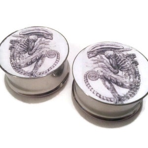 Biomechanical Alien Inspired Double Flare or Single Flare Plugs sizes 00g 2 Inches image 4