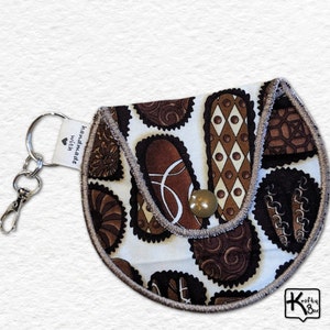 Mini Pouch Keychain Fabric Box of Chocolates Design Embroider Edge Cute Coin Purse USB Card Earbud Holder Handmade Multiuse Keychain Gift