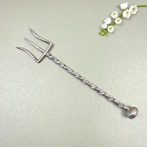Vintage 1920s–40s EPNS Three-Prong Serving Fork with Twisted Handle 20cm