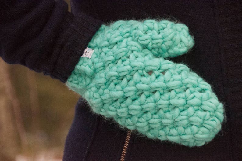 Bulky Mittens Crochet Pattern, Crochet Mittens Pattern, Mittens for Women, Mitten Crochet Pattern, Mitten Pattern, Mitten Glove, Mittens image 2