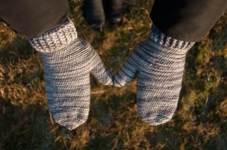 Winter Mittens Crochet Pattern, Crochet Mittens Pattern, Mittens for Women, Mitten Crochet Pattern, Mitten Pattern, Mitten Glove, Mittens image 2