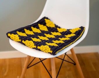 Mosaic Crochet Seat Pad Pattern PDF - Intermediate Super Bulky Yarn