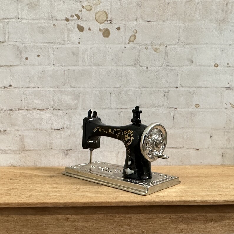 Dollhouse Miniature Sewing Machine image 4