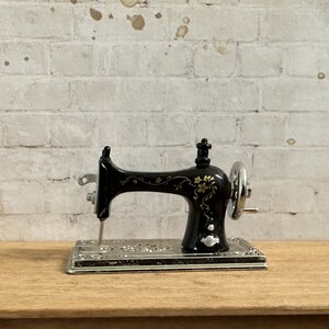 Dollhouse Miniature Sewing Machine image 5