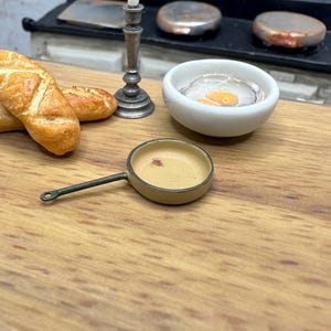 Dollhouse Miniature Skillet, Miniature Cookware, Dollhouse Kitchen Accessories