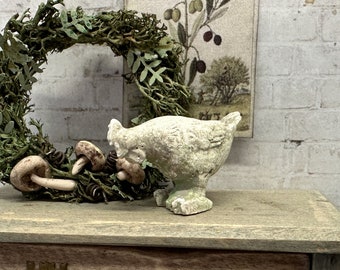 Dollhouse Miniature Concrete Chicken Garden Statue, Miniature Greenhouse Decoration