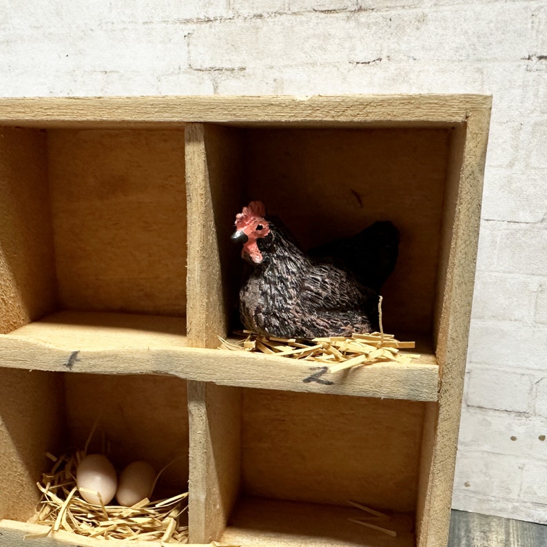 Dollhouse Miniature Hen, Miniature Chicken image 1