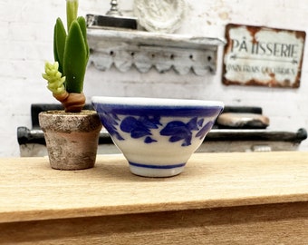 Dollhouse Miniature Vintage Style Blue and White Mixing Bowl, Mini Kitchenware