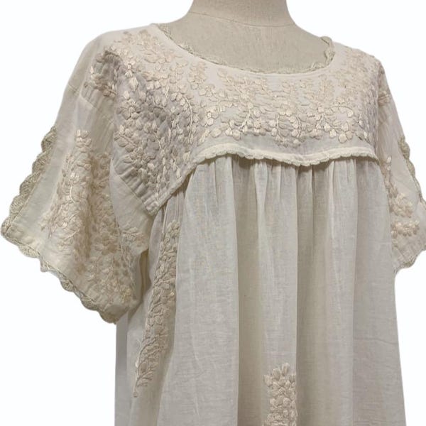 Juanita Hand Embroidered Blouse - Handmade Blouse - Artisanal Wear - Size Large main image 0
