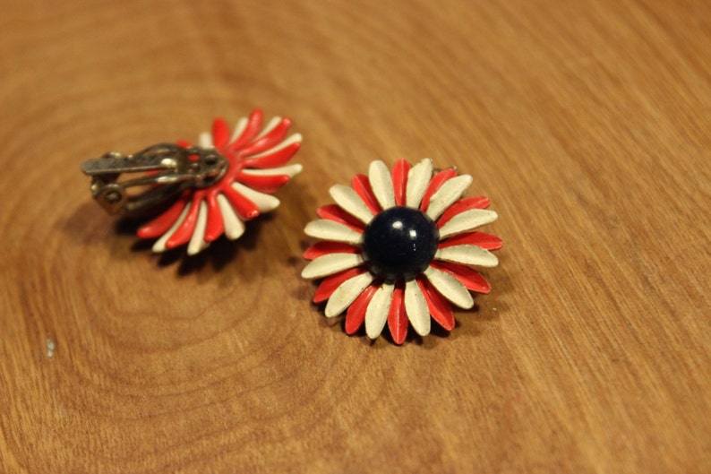 White / Red Daisy Clip On Earrings, item 173 image 3