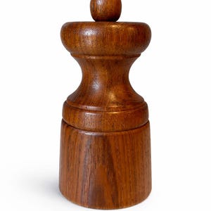 Dansk Designs Jens Quistgaard Macinapepe danese in teak