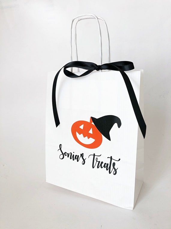 24 Pack Halloween Paper Goodie Bags with Handles for Kids Trick or Treat  Candy Gift, Party Favor Supplies, 3 Designs