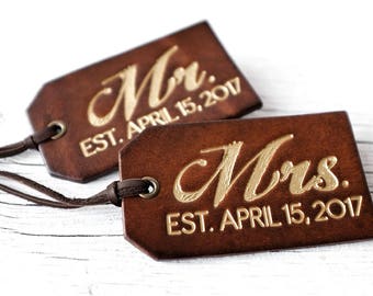 Wedding Gift Set, His and Hers Personalized Luggage Tags Couples Gift Set, Wedding Date, Last Name Mr and Mrs Leather 3rd Anniversary Gift