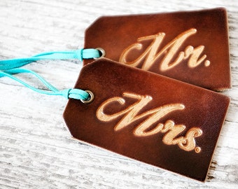 Mr Mrs Luggage Tags, SET OF TWO, Couples Gift, 3rd Wedding Anniversary Leather Luggage Tags, His and Hers Matching Wedding Favors