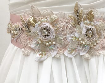 Floral Beaded Lace Bridal Wedding Sash /  Crystals And Pearl Flower Wedding Belt/ Blush Pink Ivory & Gold Bridal Belt  / Wedding Dress Sash