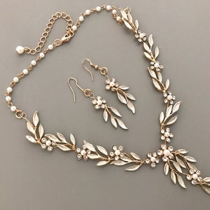 Floral Crystal Wedding Jewelry Set / Boho Necklace Earring Set / Pearl Flower Jewelry Set / Floral Bridal Leaf Vine Jewelry / Jewelry Set