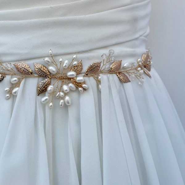 Delicate Freshwater Pearl Bridal Sash / Boho Vine Wedding Belt /  Botanical Floral Wedding Sash / Pearl Bridal Belt / Rose Gold Wedding Sash