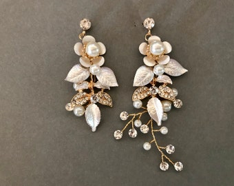 Pearl Flower Bridal Earrings: Boho Crystal Leaf Dangle Earrings