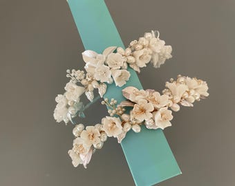 Kendra Scott Floral Halo Hair Accessory Freshwater Pearl & Ribbons Kendra Scott | Accessories | Kendra Scott Cream Pearl  main image 3